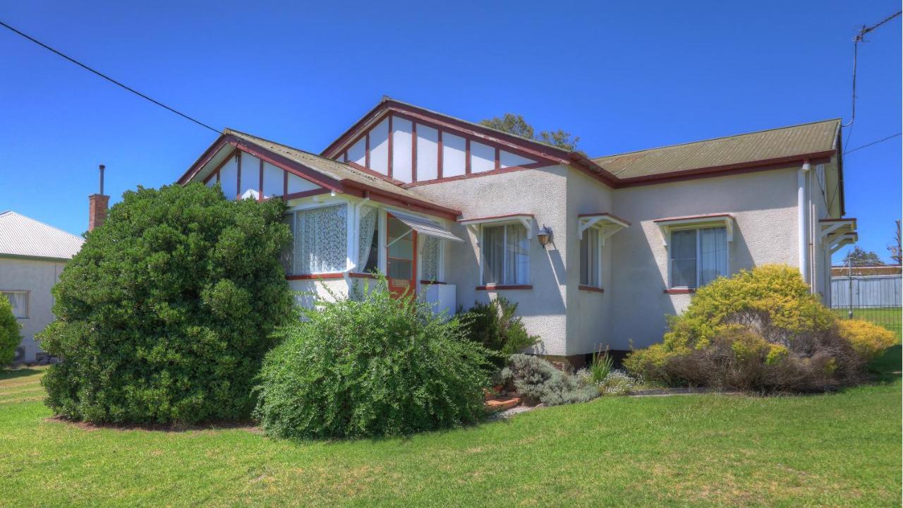 The Vines Motel & Cottages Stanthorpe Buitenkant foto
